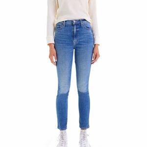 Mother Denim double Swooner hover in love bombs wash. Size 32